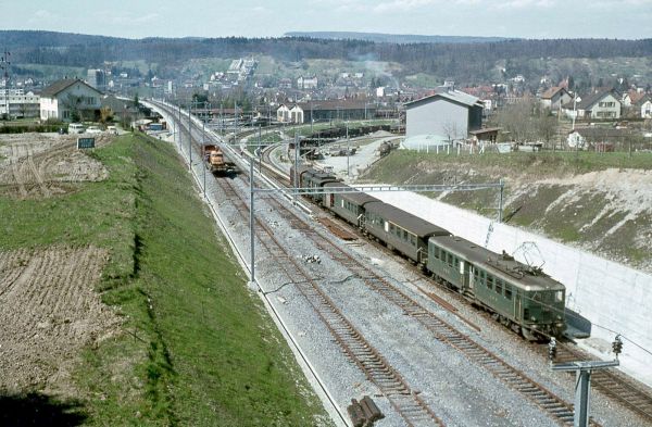 Blick von der Südbahnbrücke auf die neue Eisenbahnstrecke 1967